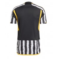 Camisa de time de futebol Juventus Replicas 1º Equipamento 2023-24 Manga Curta